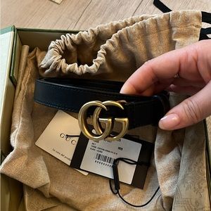 Women authentic Gucci belt - 90B
